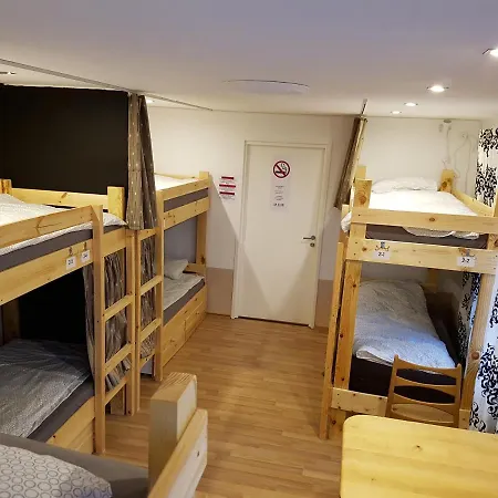 Lucky Hostel *